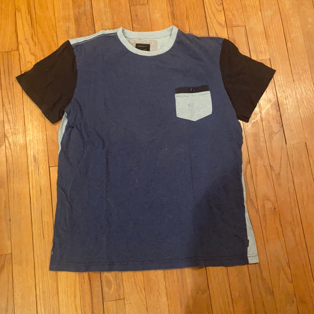 Men’s Quiksilver T-shirt in size XL